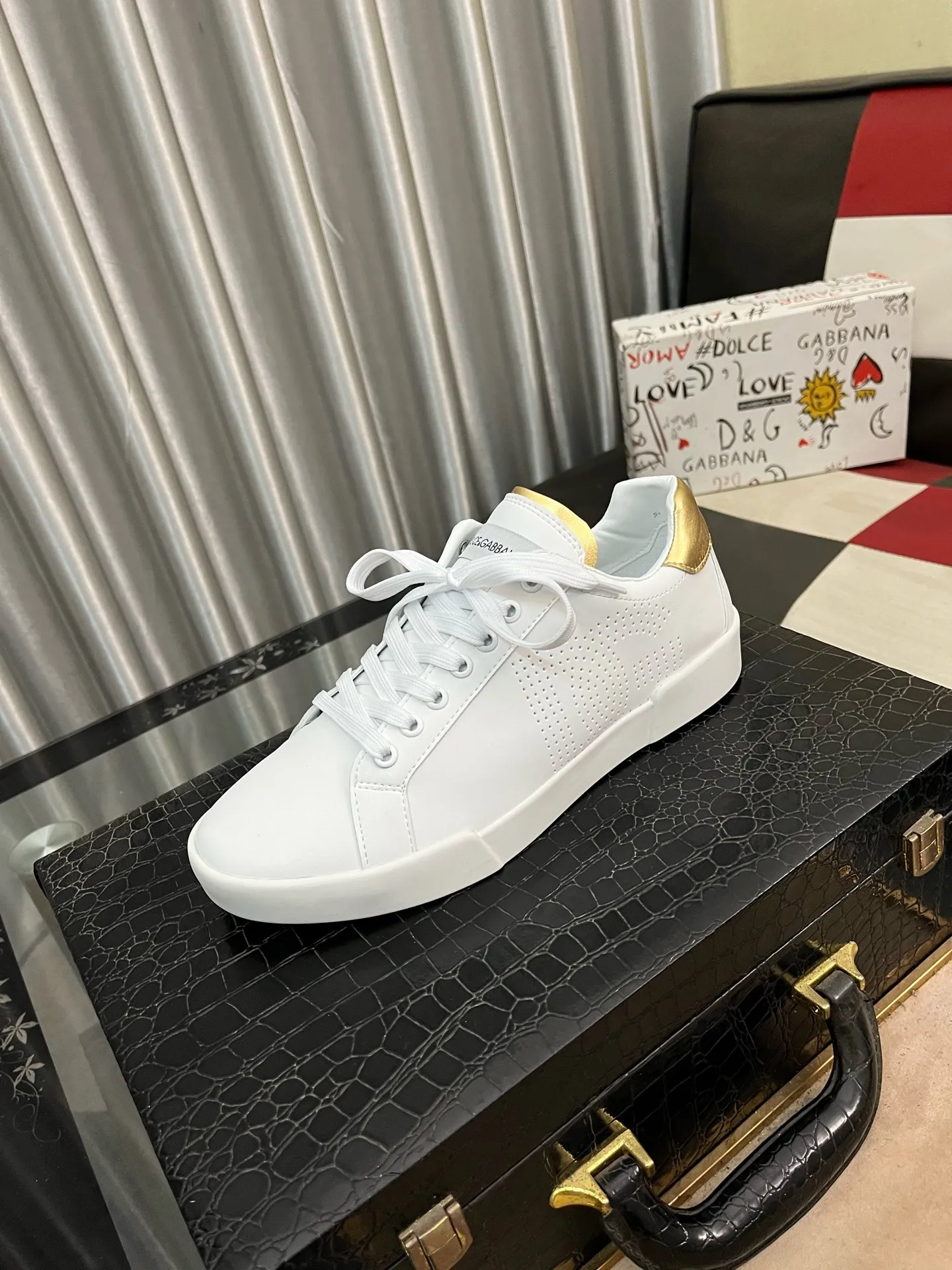 Men's shoes 💰420⌚️⌚️【DG～】Men's casual shoes 2024z cabinet sales simultaneously 🔶Size: 38-44#️⃣ 🔷🔜The upper is made of multi-material splicing➕Genuine leather lining, comfortable and breathable, sole: original comfortable and wear-resistant outsole, ⚠️Photographed in real life🎬The real thing is better📢📢📢5️⃣colors available
